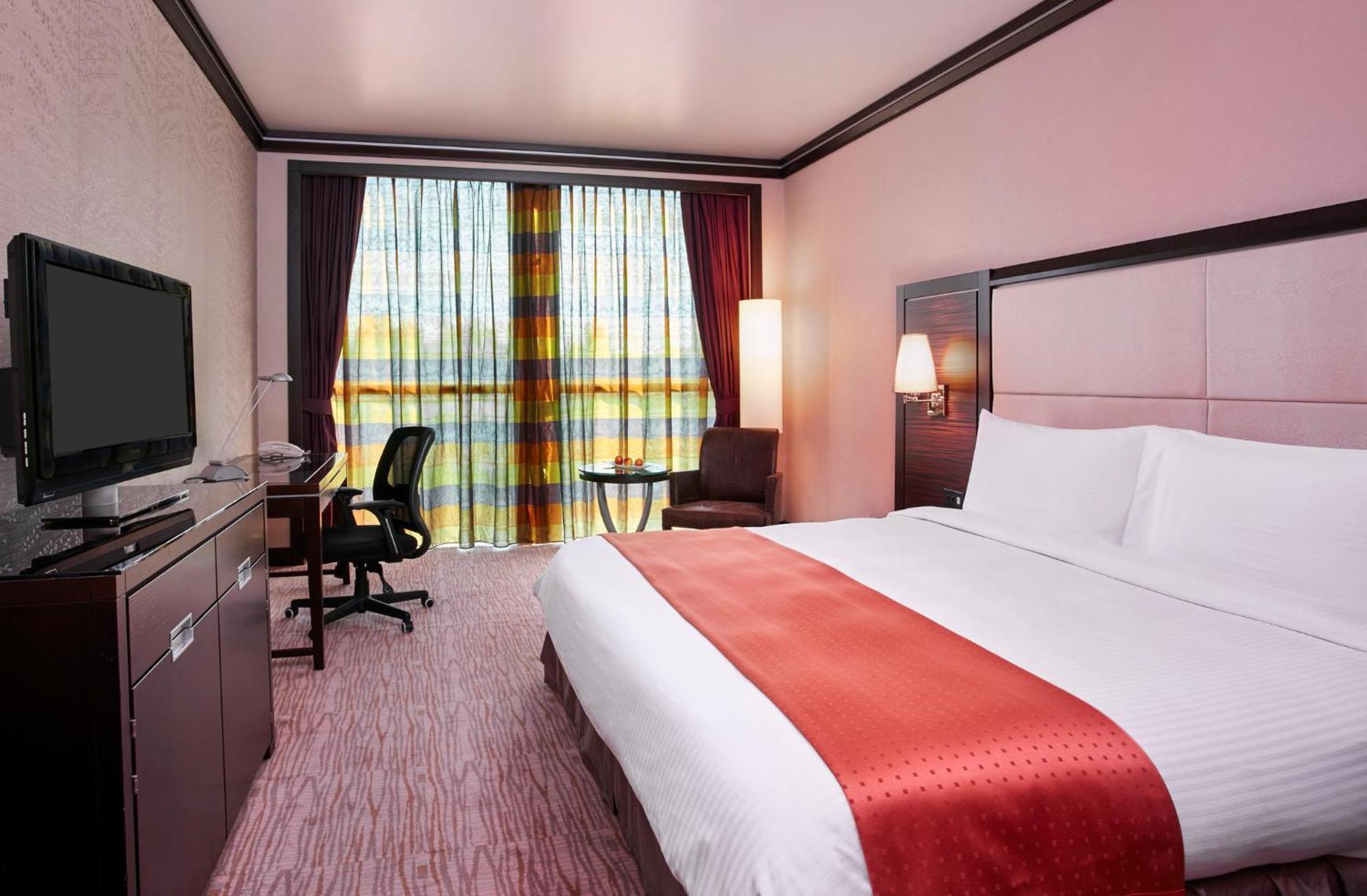 Holiday Inn Kuwait Al Thuraya City By Ihg Kuwait City Exterior photo