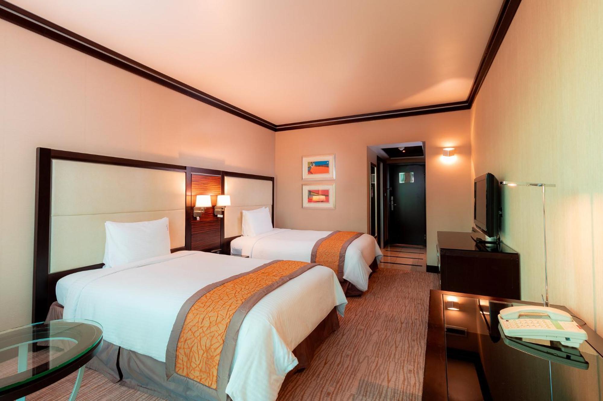 Holiday Inn Kuwait Al Thuraya City By Ihg Kuwait City Exterior photo