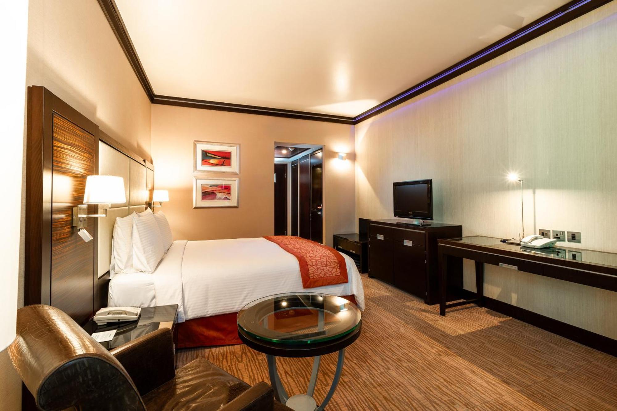Holiday Inn Kuwait Al Thuraya City By Ihg Kuwait City Exterior photo
