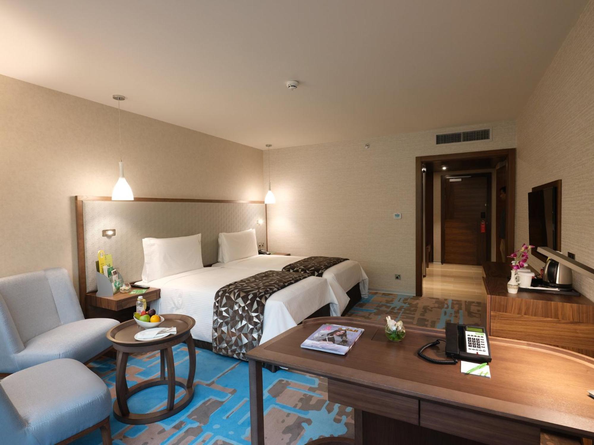 Holiday Inn Kuwait Al Thuraya City By Ihg Kuwait City Exterior photo