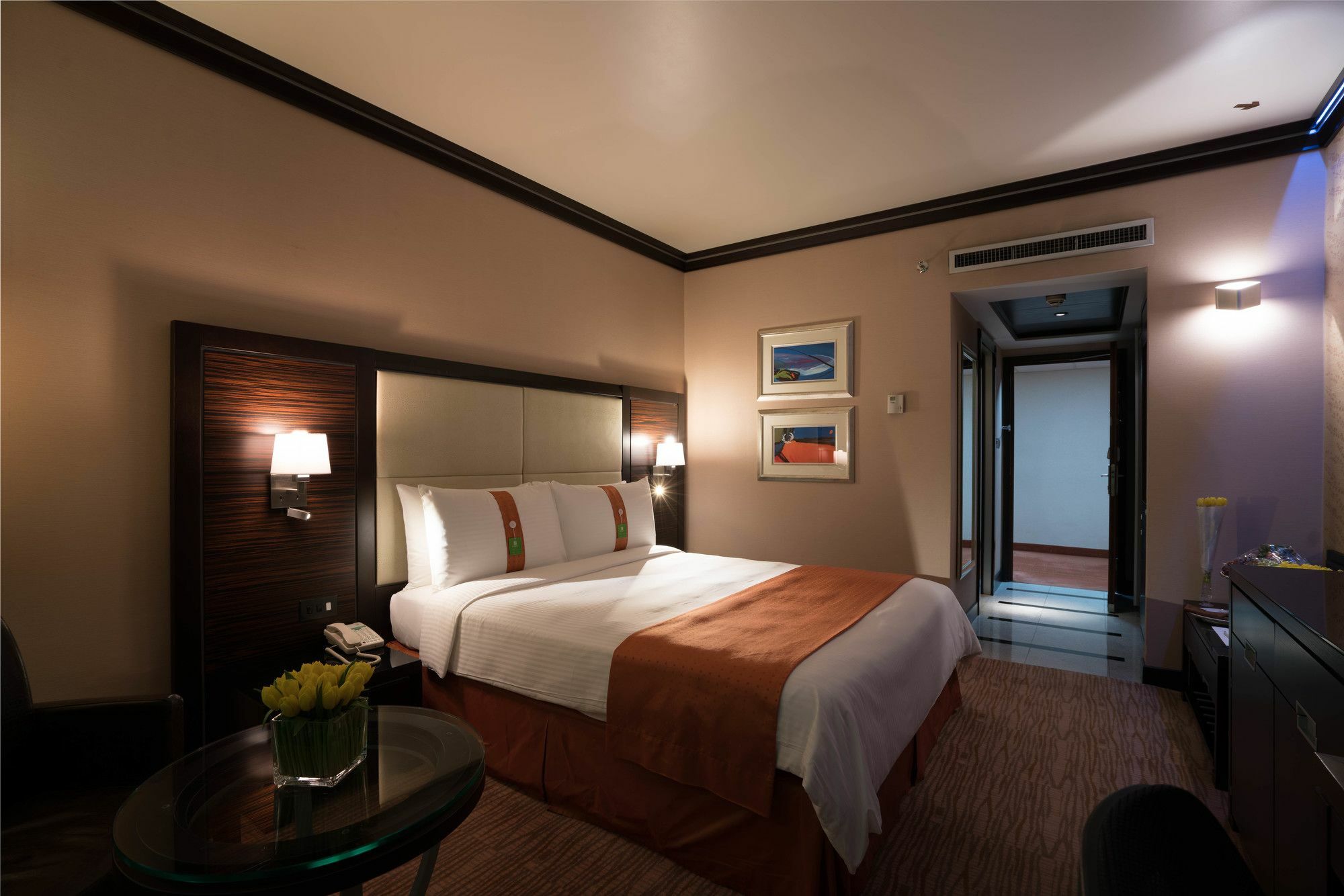 Holiday Inn Kuwait Al Thuraya City By Ihg Kuwait City Exterior photo