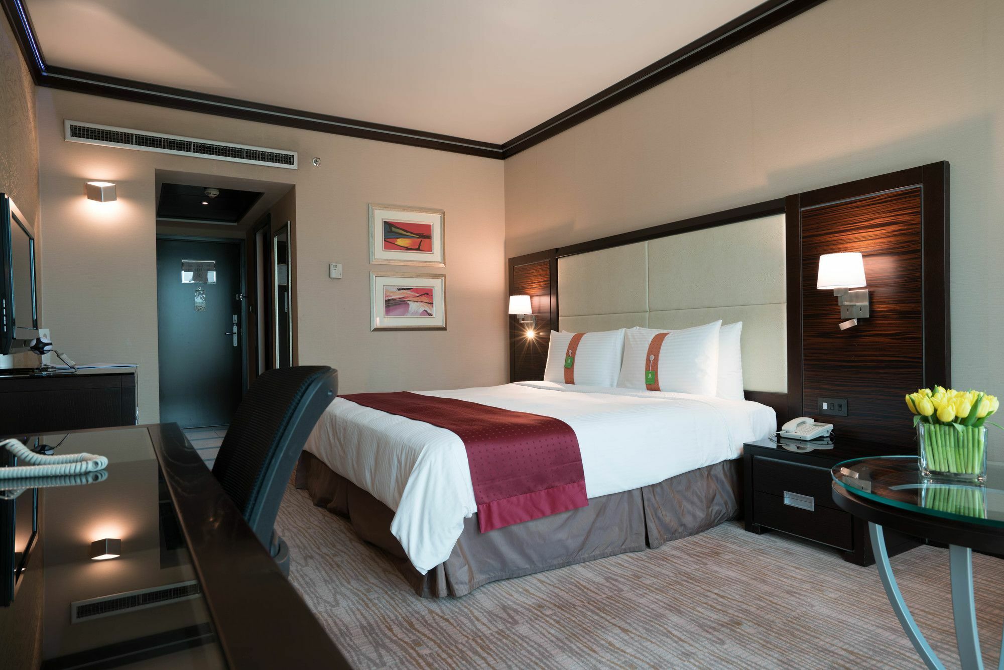 Holiday Inn Kuwait Al Thuraya City By Ihg Kuwait City Exterior photo